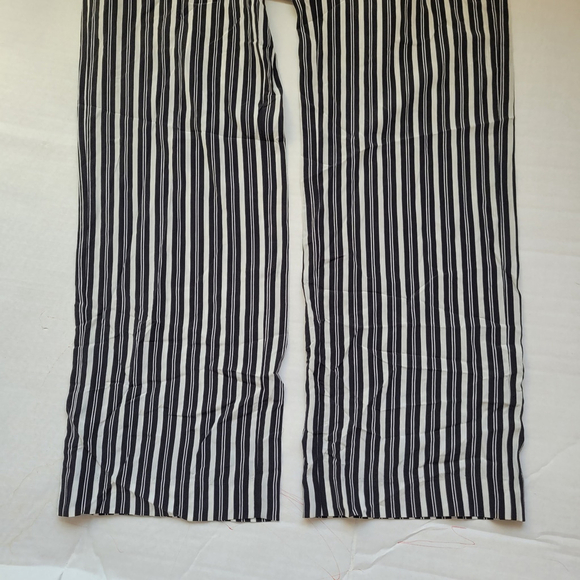 New $375 Equipment Femme Aeslin Striped 100% Silk Straight Pant Sz 2 Black White - Picture 7 of 11